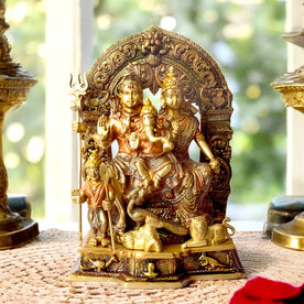 This beautifully crafted Brass Sampurna Shiv Parivaar Idol showcases the divine family of Lord Shiva, featuring Lord Shiva, Goddess Parvati, Lord Ganesha, and Lord Kartikeya. Expertly designed in fine brass, this idol symbolizes unity, love, and divine blessings, making it an ideal addition to any home or temple space.
